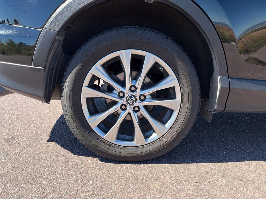 Used 2016 Toyota RAV4 Limited AWD/4WD image 37