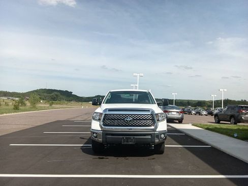 Certified 2021 Toyota Tundra SR5 AWD/4WD image 4