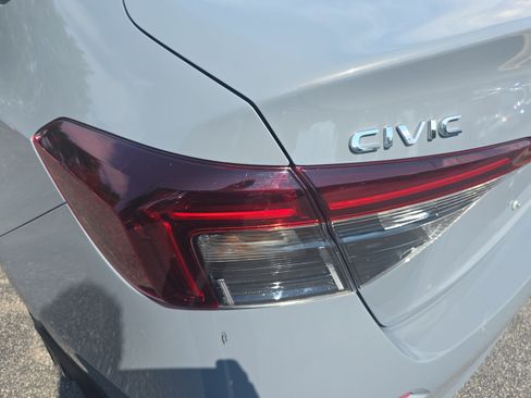 Used 2025 Honda Civic Sport image 29