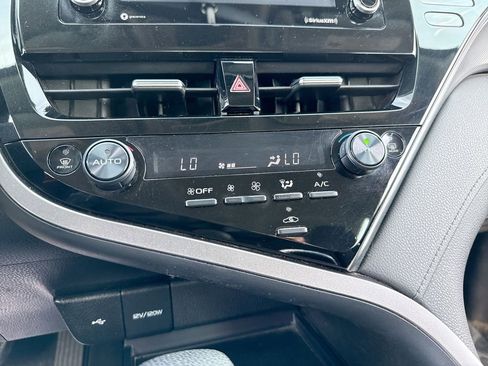 Used 2022 Toyota Camry LE FWD image 19