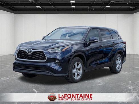 Certified 2025 Toyota Highlander LE image 1
