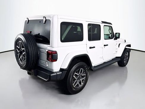 Used 2024 Jeep Wrangler Unlimited Sahara w/ Technology Group AWD/4WD image 7