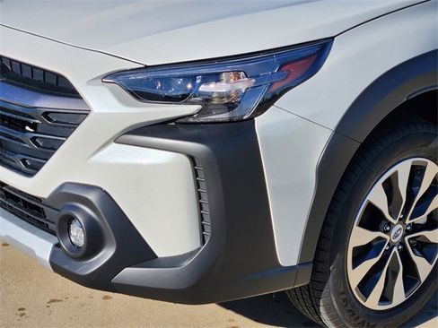 Used 2025 Subaru Outback Touring image 9