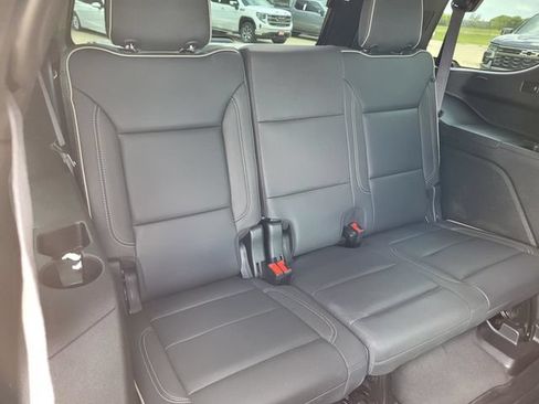 Used 2024 GMC Yukon SLT w/ SLT Luxury Package RWD image 29