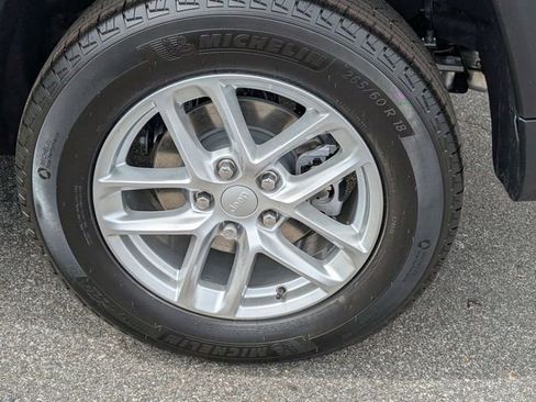 New 2026 Jeep Grand Cherokee Laredo AWD/4WD image 8