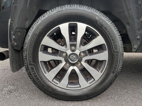 Used 2018 Toyota Tundra Limited image 12