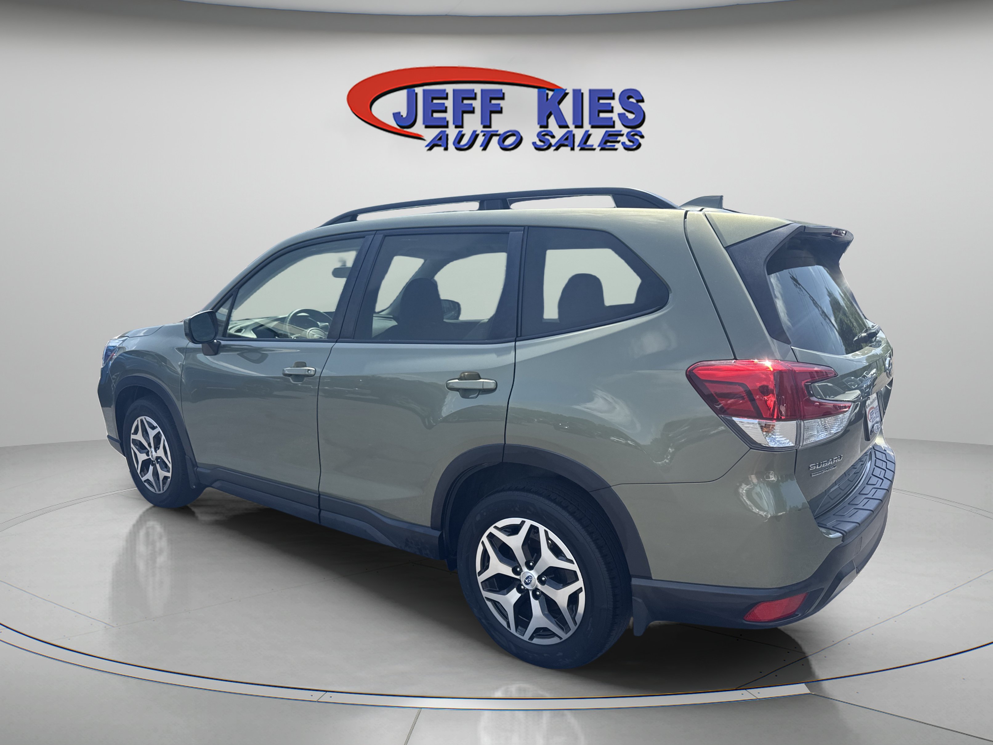 Used 2021 Subaru Forester Premium AWD/4WD image 7