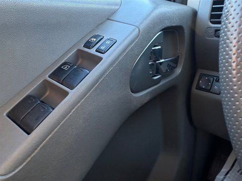 Used 2018 Nissan Frontier SV image 22