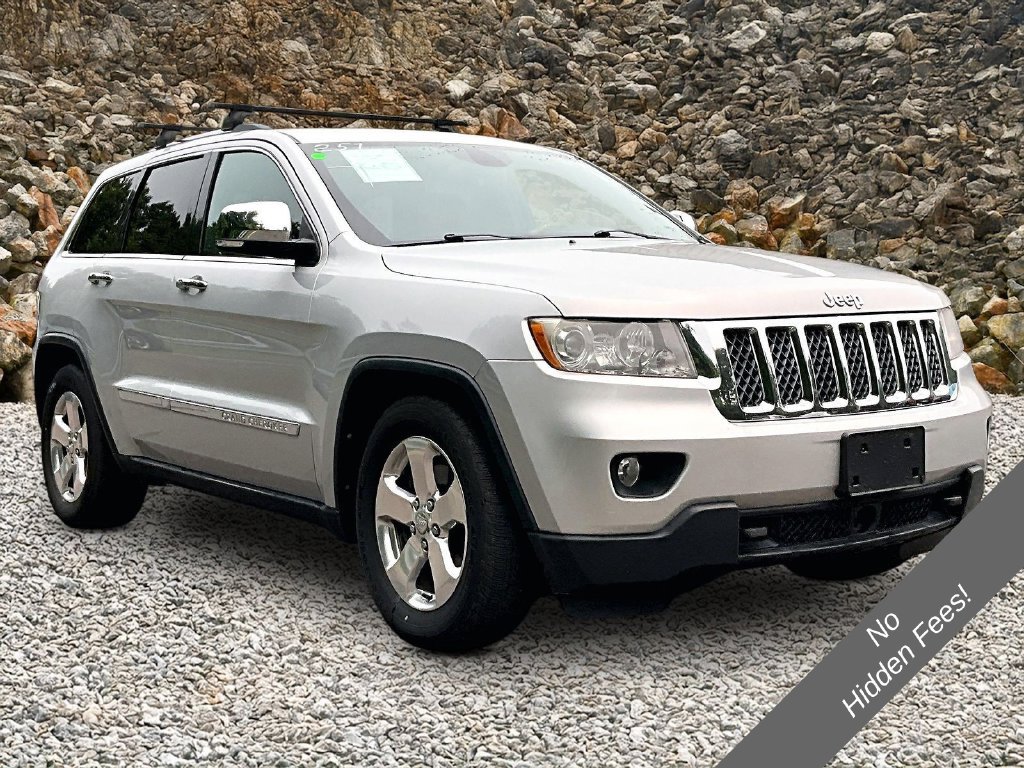 Used 2013 Jeep Grand Cherokee Overland w/ Advance Technology Group AWD/4WD image 9