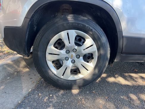 Used 2018 Chevrolet Trax LS image 9