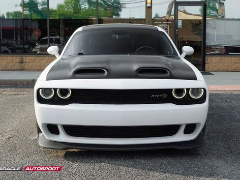 Used 2015 Dodge Challenger SRT Hellcat image 2