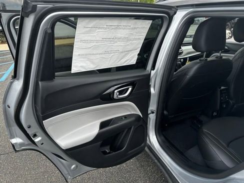 New 2025 Jeep Compass Limited image 30