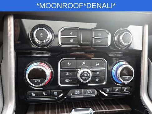 Used 2024 GMC Yukon XL Denali w/ Advanced Technology Package AWD/4WD image 37