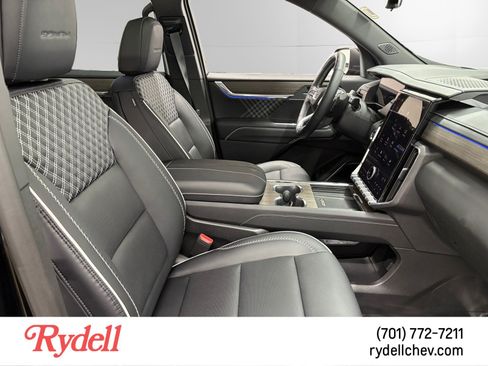 Used 2026 GMC Acadia Denali w/ Super Cruise Package AWD/4WD image 17