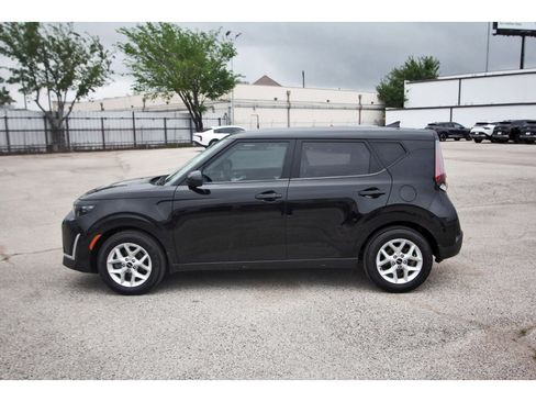 Used 2023 Kia Soul LX w/ LX Technology Package image 4