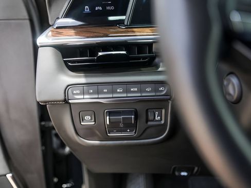 Certified 2024 Cadillac Escalade Sport Platinum w/ LPO, ONYX Package AWD/4WD image 15