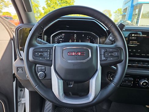 Certified 2025 GMC Sierra 1500 SLT AWD/4WD image 19