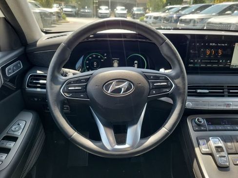 Used 2022 Hyundai Palisade Limited FWD image 12