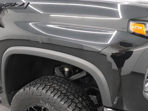 Used 2024 Chevrolet Silverado 2500 LT w/ Midnight Edition image 30