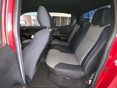 Used 2022 Toyota Tacoma TRD Off-Road w/ Technology Package image 21