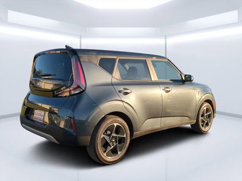 Used 2025 Kia Soul EX image 3