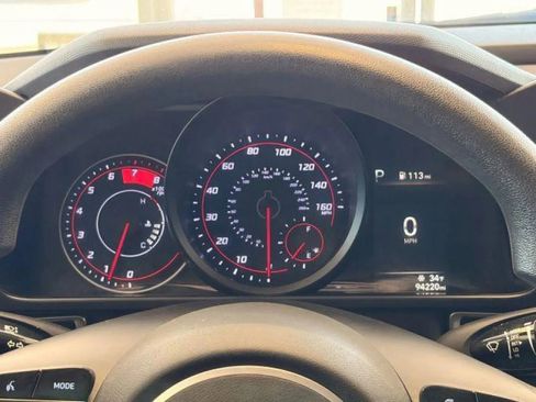 Used 2022 Hyundai Elantra SEL FWD image 28