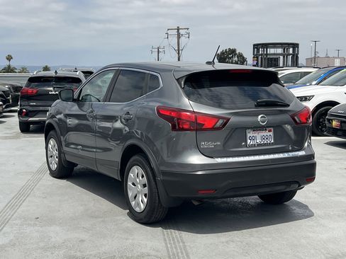 Used 2018 Nissan Rogue Sport S FWD image 4