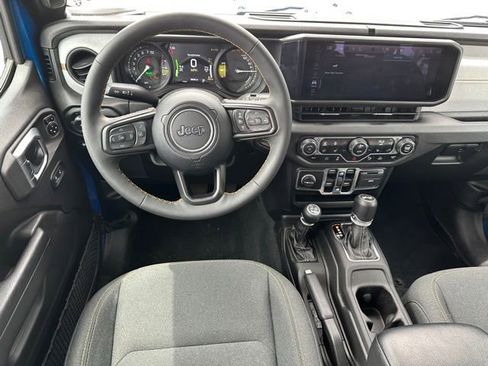 Used 2024 Jeep Wrangler Unlimited w/ Convenience Group AWD/4WD image 12