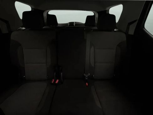 Used 2021 Chevrolet Traverse LS AWD/4WD image 17