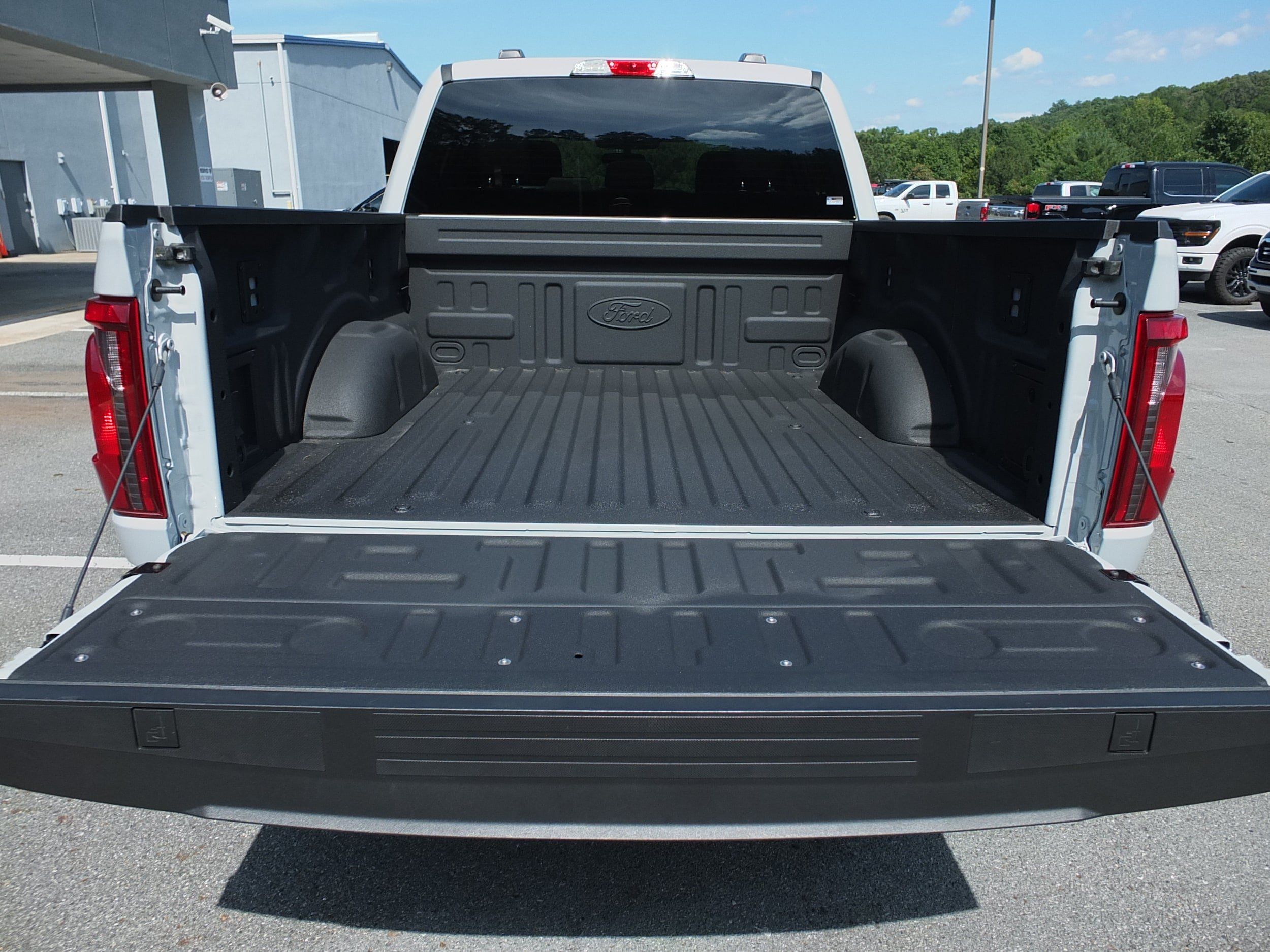 Used 2024 Ford F150 STX w/ Equipment Group 201A FX4 AWD/4WD image 9