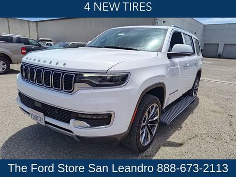 Used 2022 Jeep Wagoneer Series III w/ Premium Group I AWD/4WD image 3