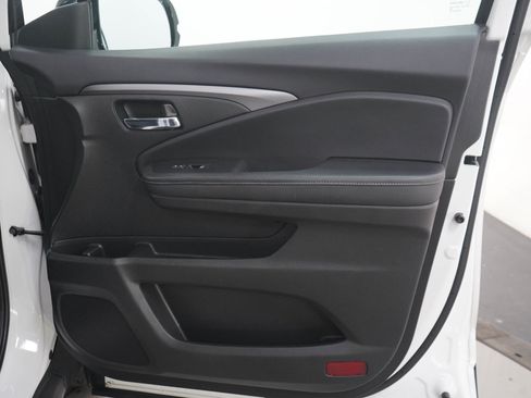Used 2020 Honda Ridgeline Sport image 12