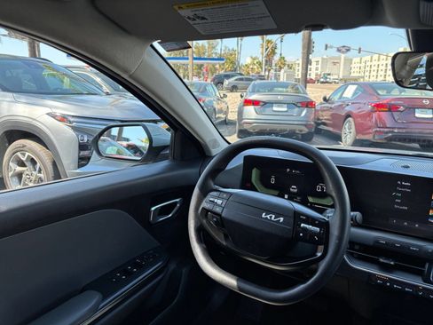 Used 2025 Kia K4 FWD image 33
