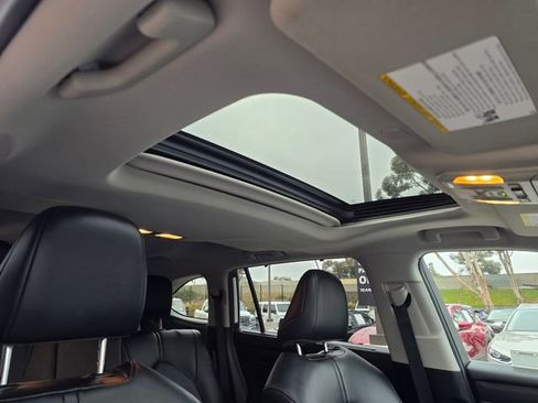 Used 2023 Toyota Highlander XLE AWD/4WD image 12