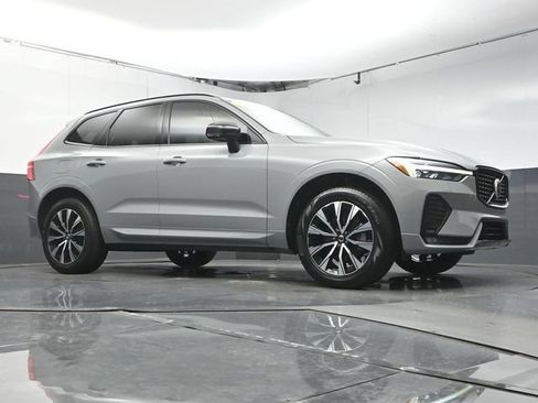 Used 2024 Volvo XC60 B5 Core AWD/4WD image 42