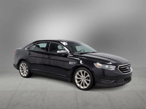 Used 2016 Ford Taurus Limited w/ Equipment Group 301A image 2