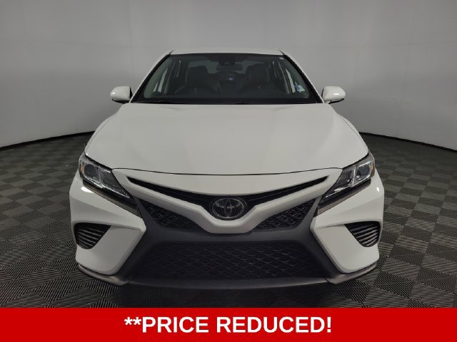 Used 2020 Toyota Camry SE FWD image 2