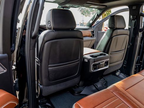 Used 2025 GMC Sierra 2500 Denali Ultimate image 33