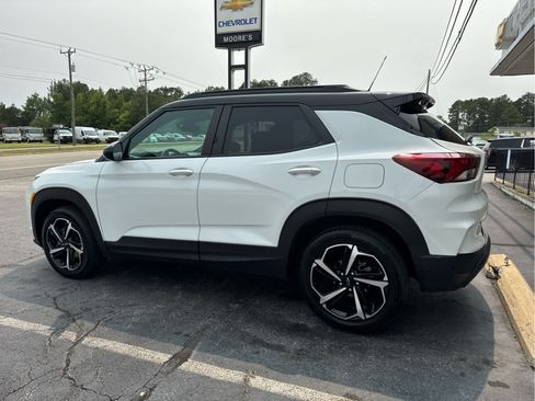 Used 2023 Chevrolet TrailBlazer RS w/ Sun and Liftgate Package AWD/4WD image 9