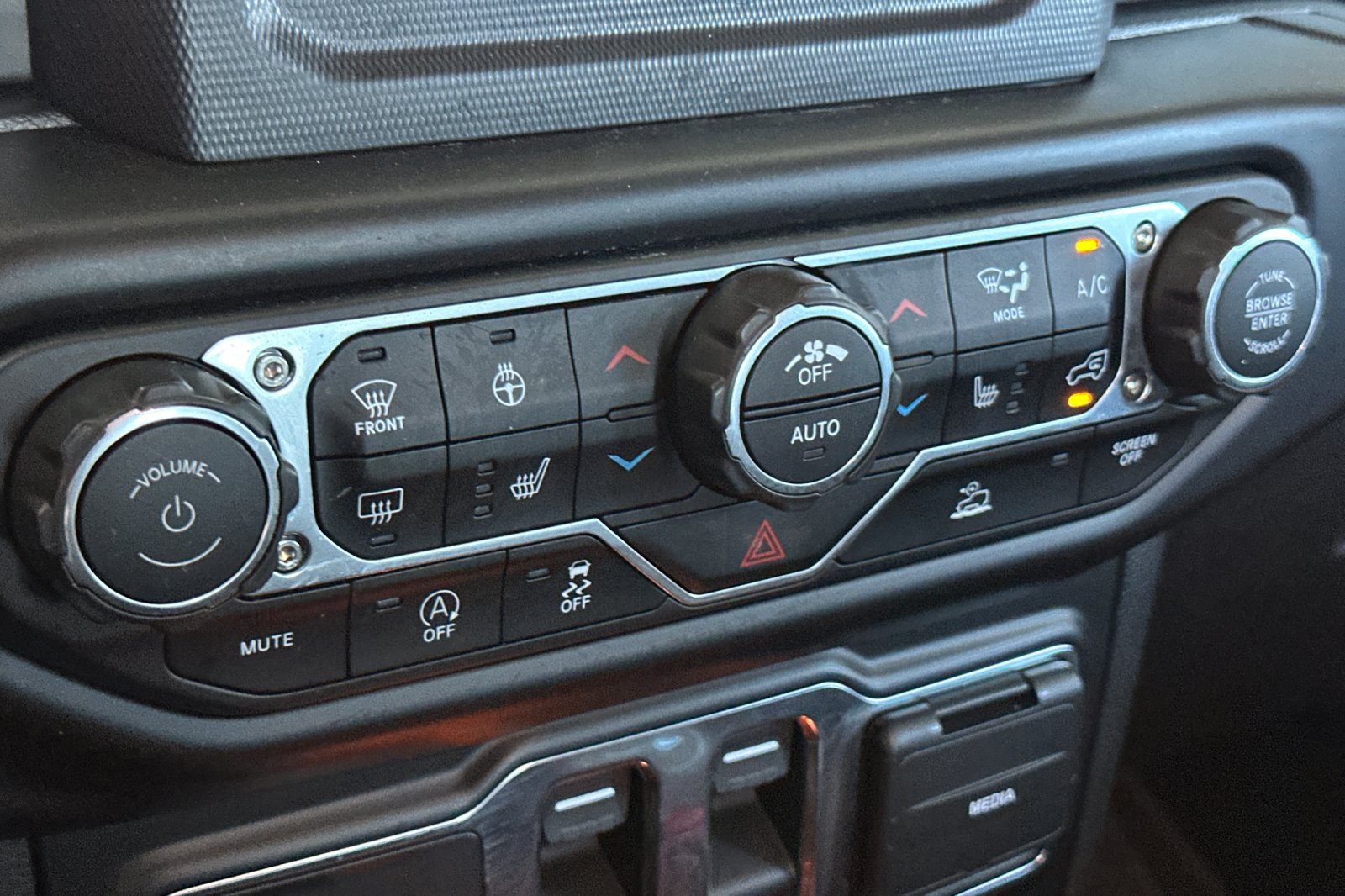 Used 2022 Jeep Wrangler Sport AWD/4WD image 20