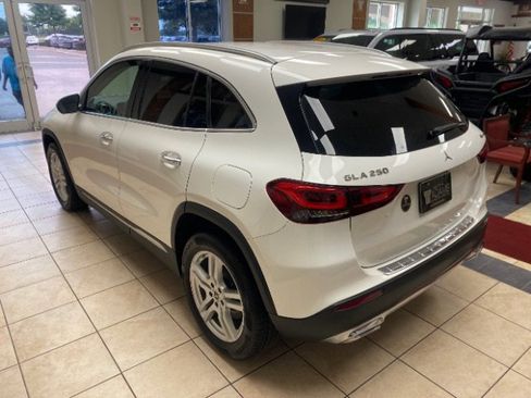 Used 2023 Mercedes-Benz GLA 250 4MATIC w/ Premium Package image 5