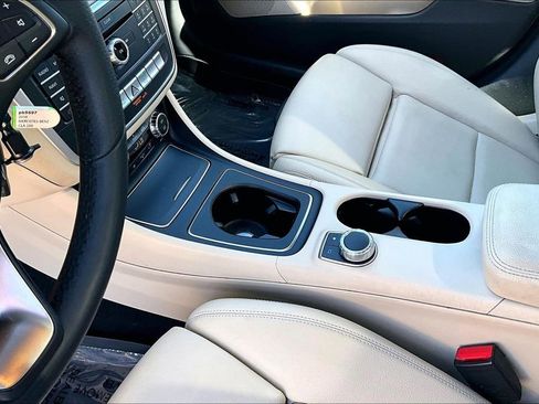 Used 2018 Mercedes-Benz CLA 250 image 17