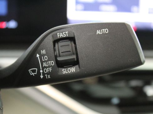 Certified 2024 BMW X6 M60i w/ Dynamic Handling Package image 34