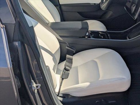 Used 2020 Tesla Model 3 Performance image 22