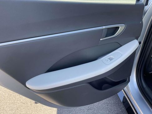 Certified 2024 Hyundai Sonata SEL w/ Convenience Package image 11