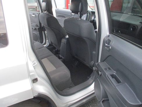 Used 2010 Jeep Patriot Sport FWD image 22