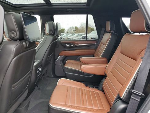 Certified 2023 GMC Yukon Denali Ultimate w/ LPO, Floor Liner Package image 11