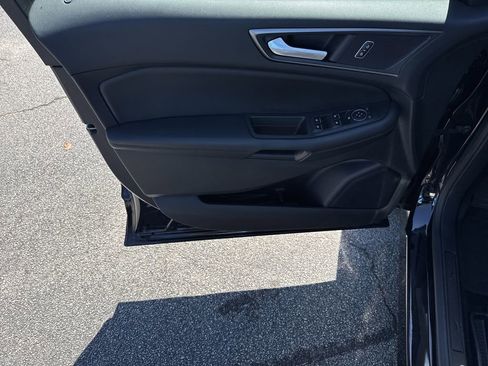 Used 2021 Ford Edge SE w/ Cargo Accessory Package image 10