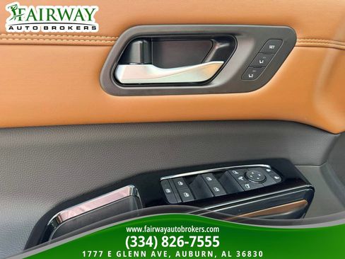 Used 2026 Nissan Pathfinder Platinum w/ Cargo Package FWD image 16