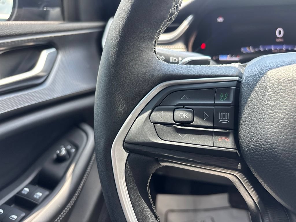 Used 2023 Jeep Grand Cherokee Altitude AWD/4WD image 20